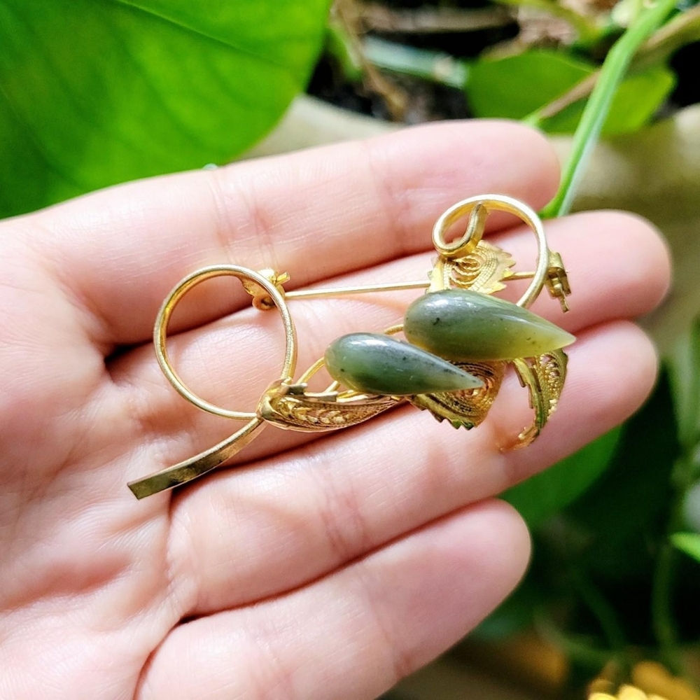 Vintage Jade Ornate Floral Lapel Brooch Pin